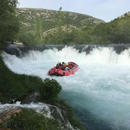 فندق Maslenica Comfortable